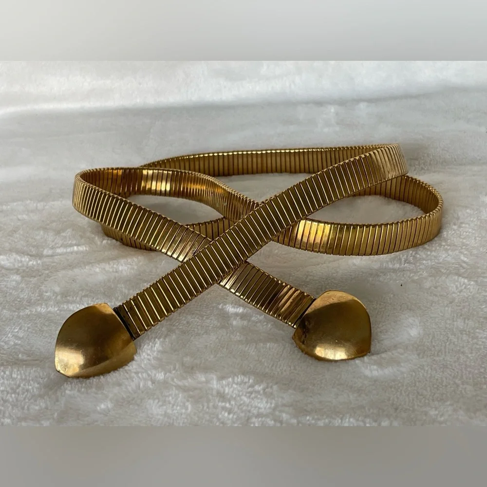 Vintage 80’s  gold stretch metal 80s belt or necklace